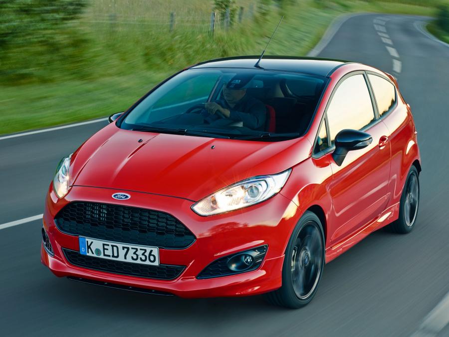  Ford Fiesta Zetec S Red 2014 года  (UK) (фото 14 из 26)